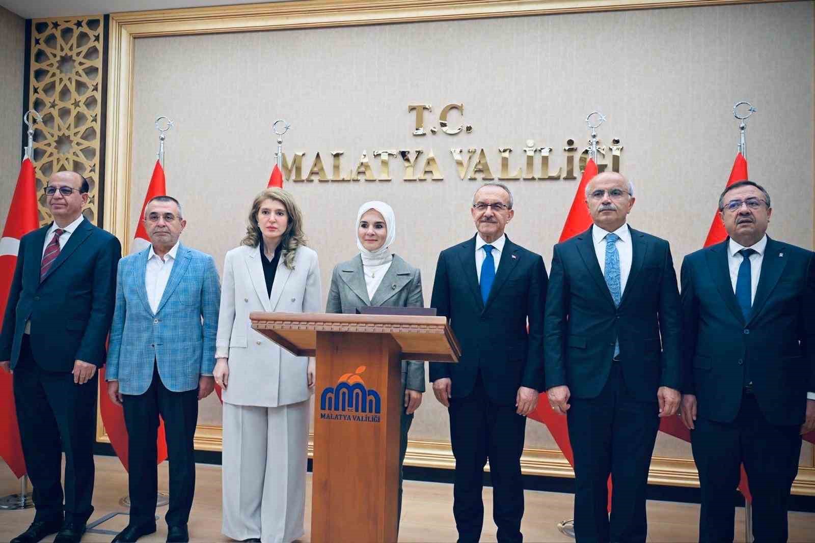 milletvekili-olmeztoprak-malatya-miza-engelsiz-yasam-merkezi-kazandirilmasi-icin-imzalar-atildi