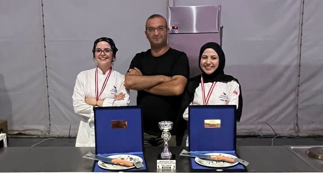 gastronomi-ogrencilerinden-gumus-madalya