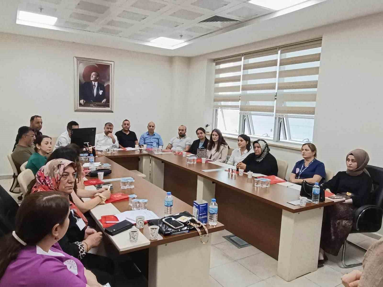bayburt-ta-primer-sezaryen-oranlarinin-azaltilmasi-icin-degerlendirme-toplantisi-yapildi