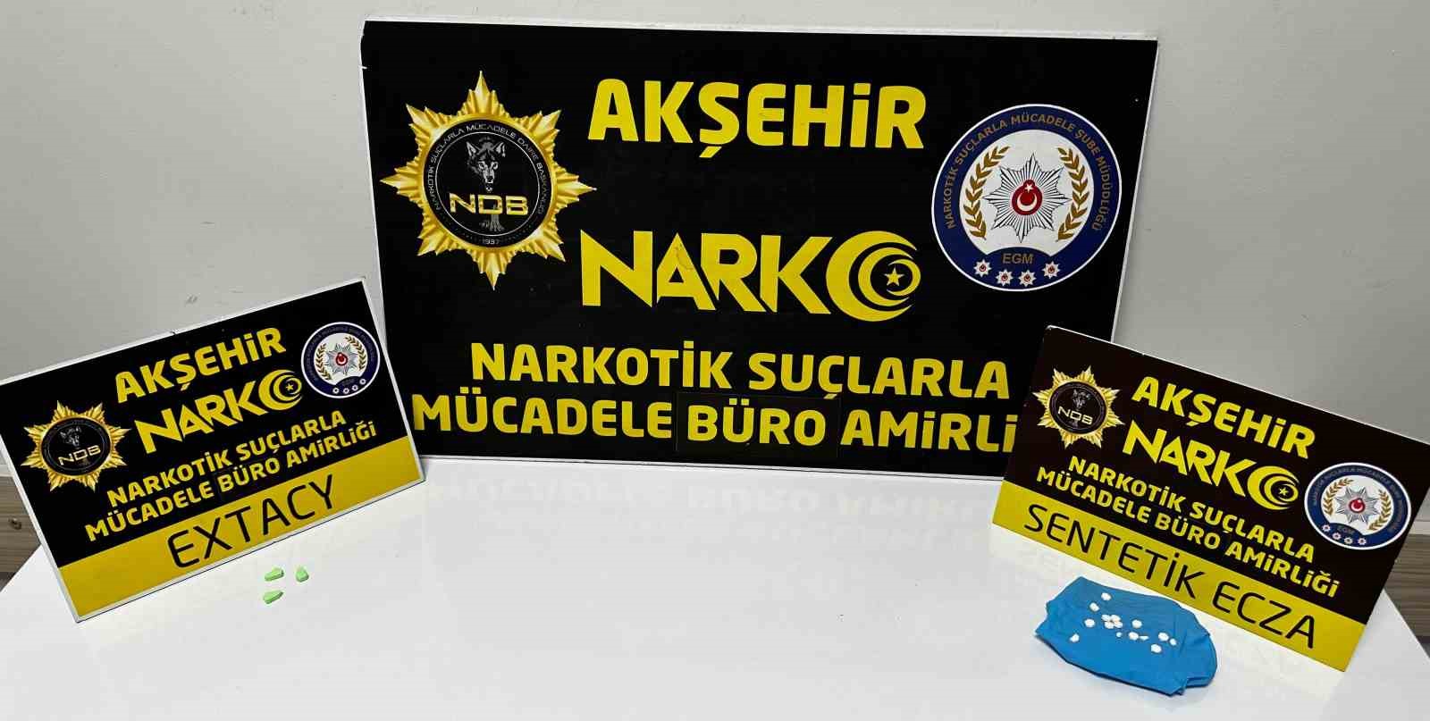 tutuklu-oglunu-ziyarete-gitti-uzerinden-18-uyusturucu-hap-cikti