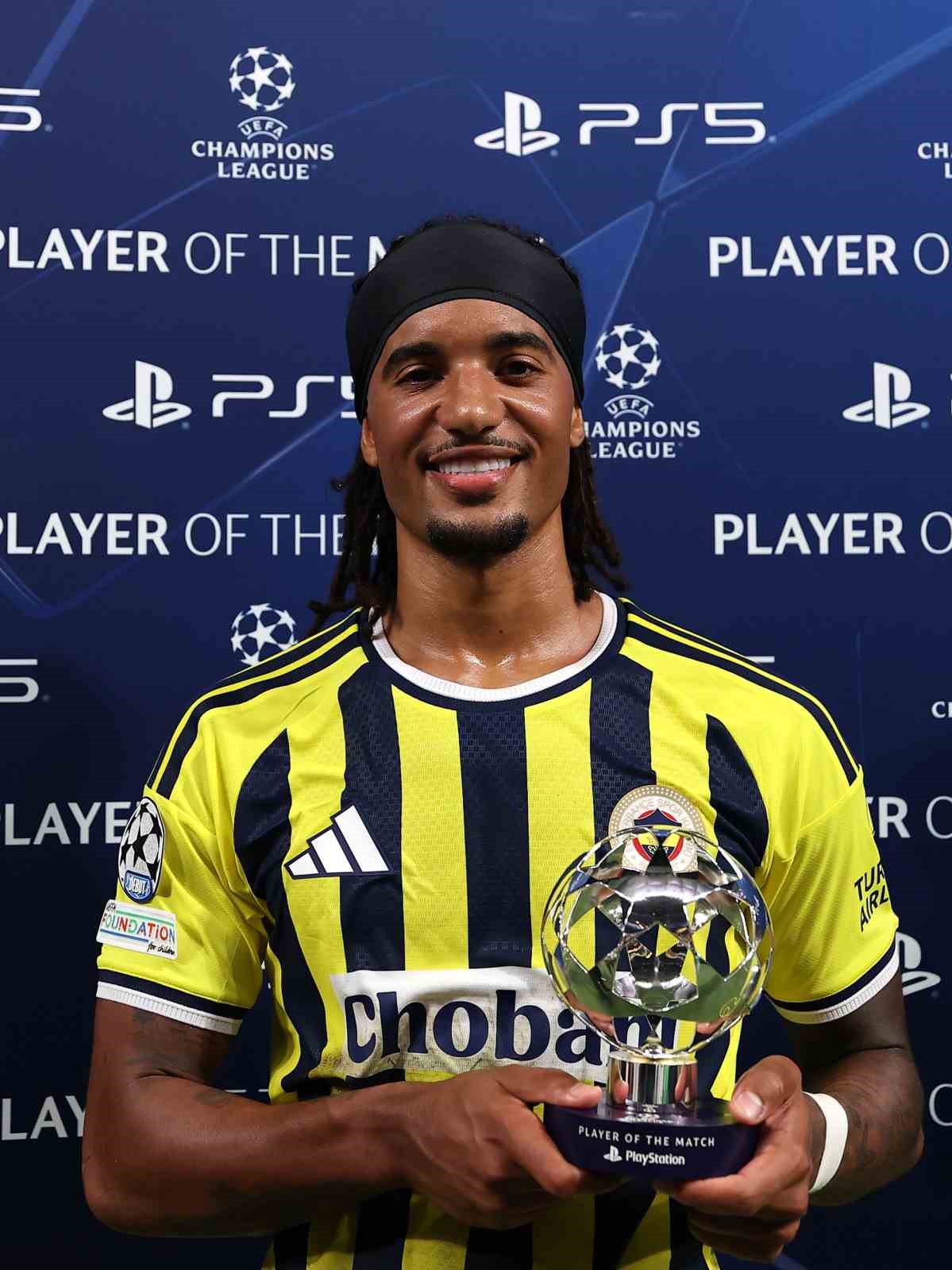 fenerbahce-roma-macinda-en-iyi-oyuncu-odulu-archie-brown-un-oldu