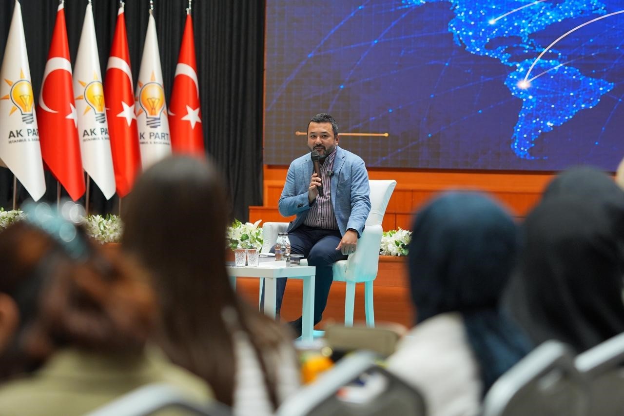 ak-parti-istanbul-il-genclik-kollari-diplomasi-atolyesi-ni-hayata-gecirdi