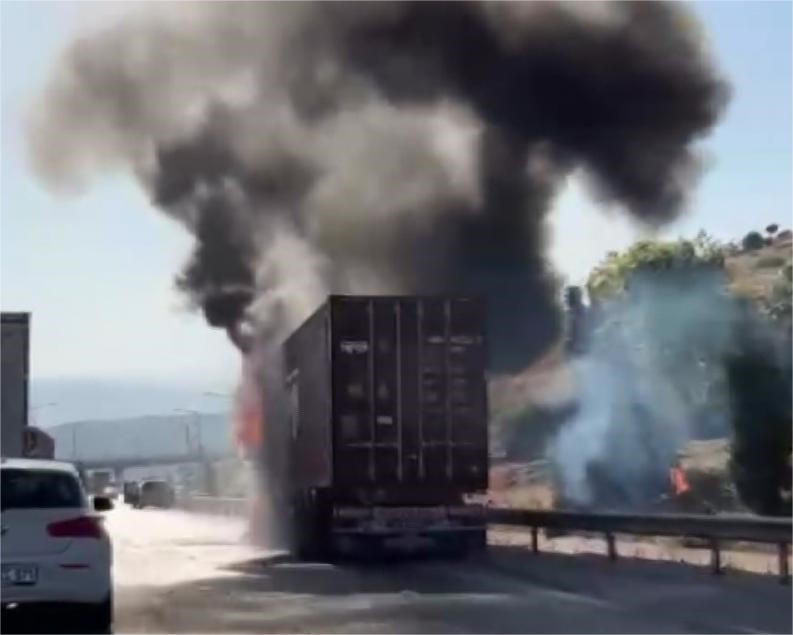mersin-de-24-ton-cikolata-yuklu-tir-yandi