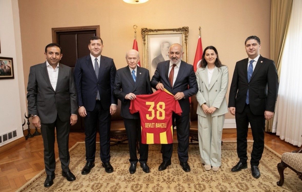 kayserispor-heyetinden-mhp-genel-baskani-bahceli-ye-ziyaret