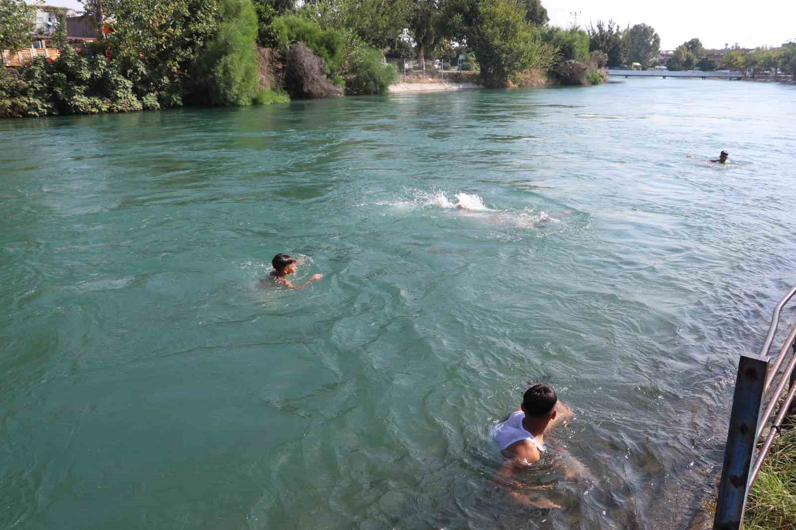 adana-da-cocuklarin-tehlikeli-serinligi-eylul-ayinda-da-suruyor