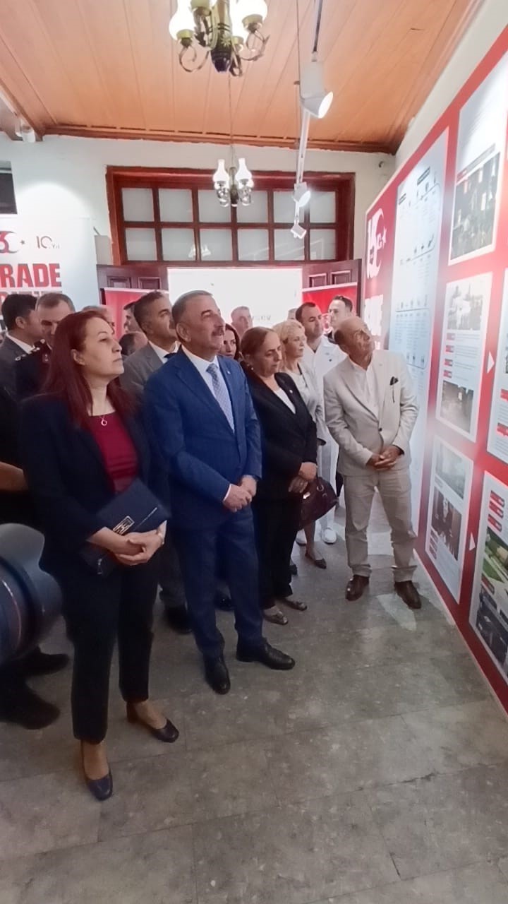 zonguldak-ta-15-temmuz-sergisi-ve-ani-merkezi-ziyarete-acildi