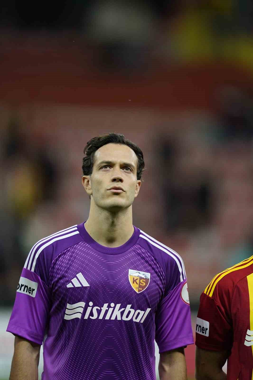 onurcan-piri-kayserispor-a-veda-etti