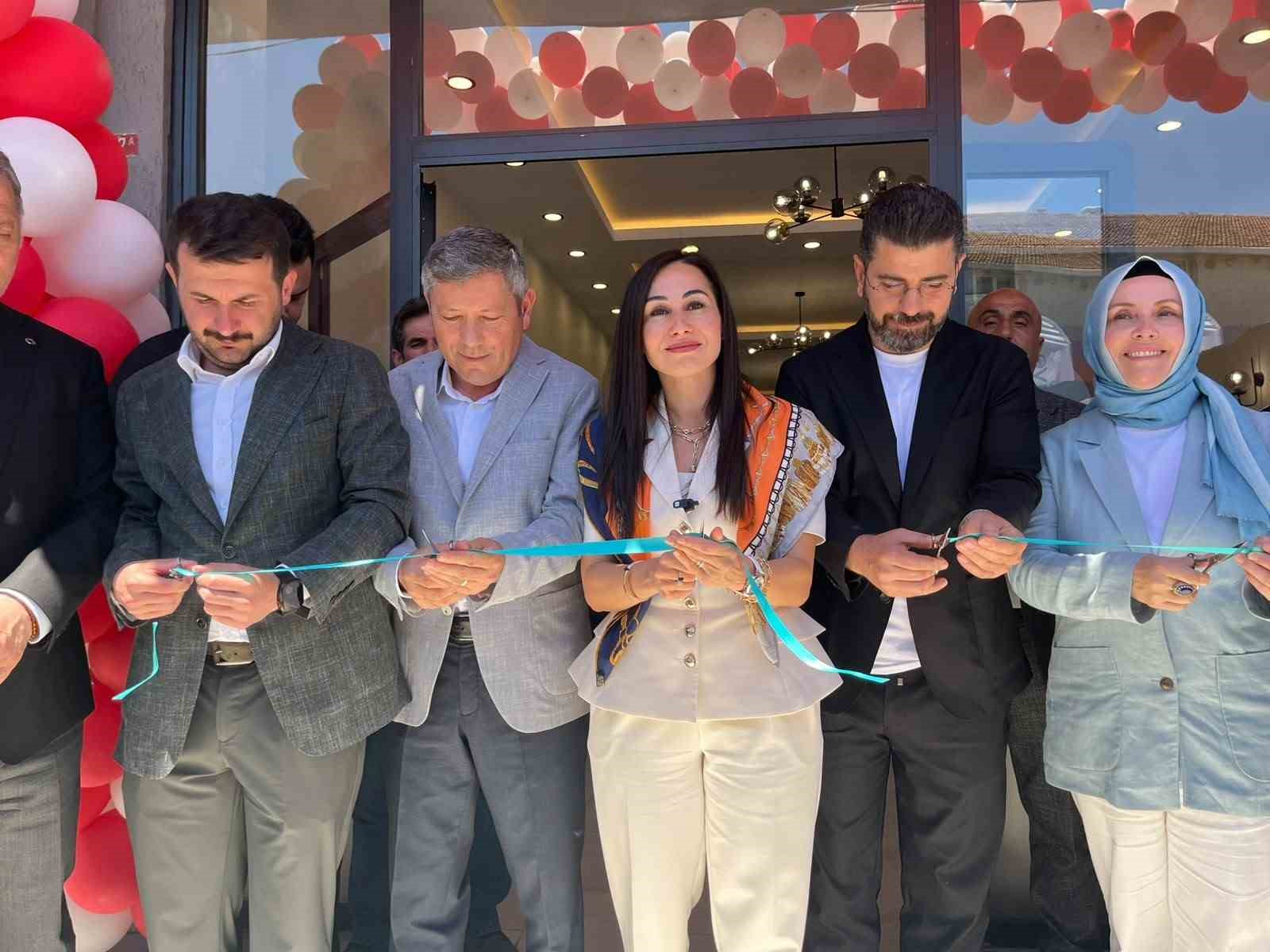 beykoz-lokantalari-nin-3-uncu-subesi-yenimahalle-de-hizmete-acildi