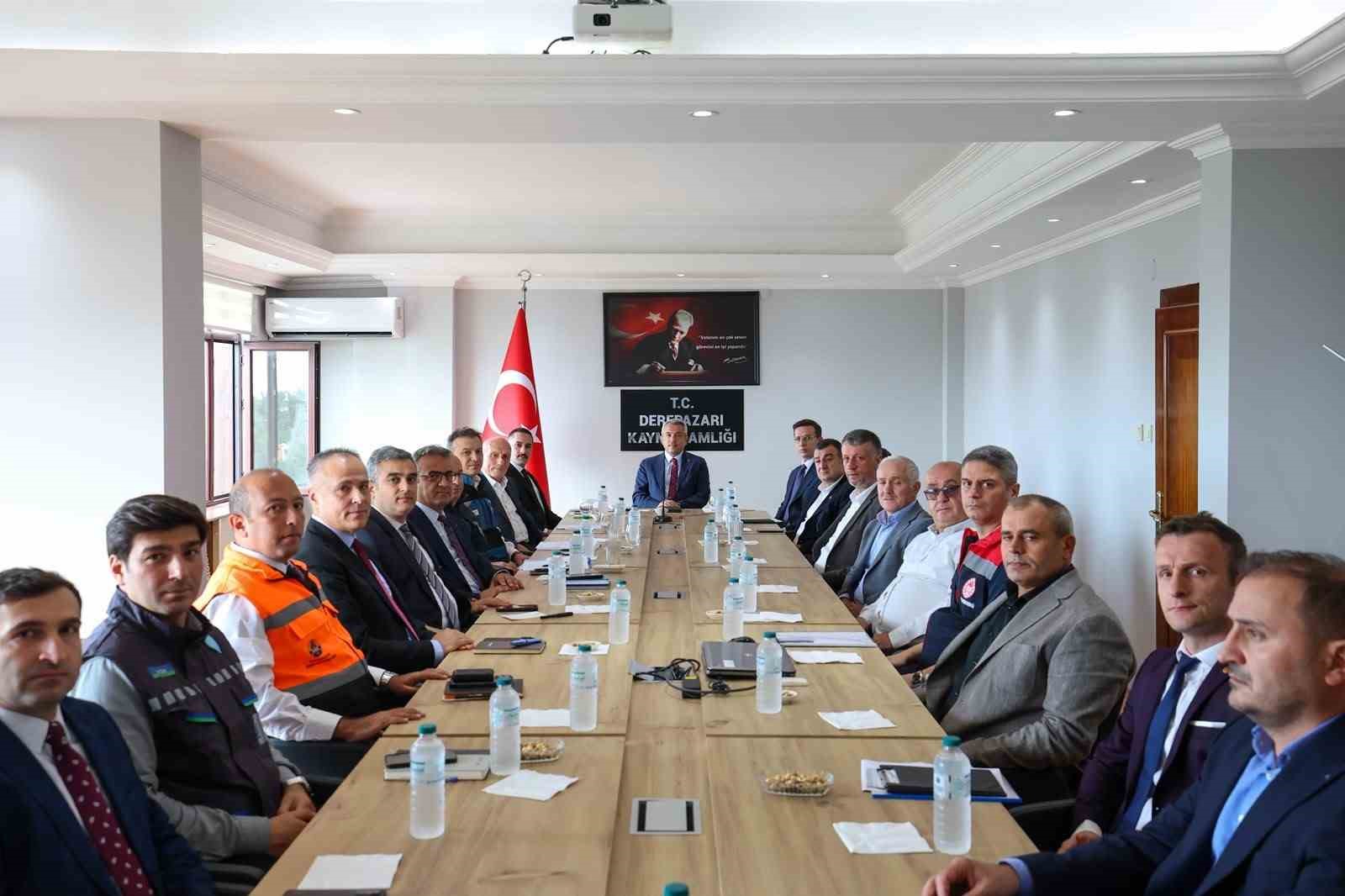 rize-nin-ilcelerinde-afetin-yaralari-sariliyor