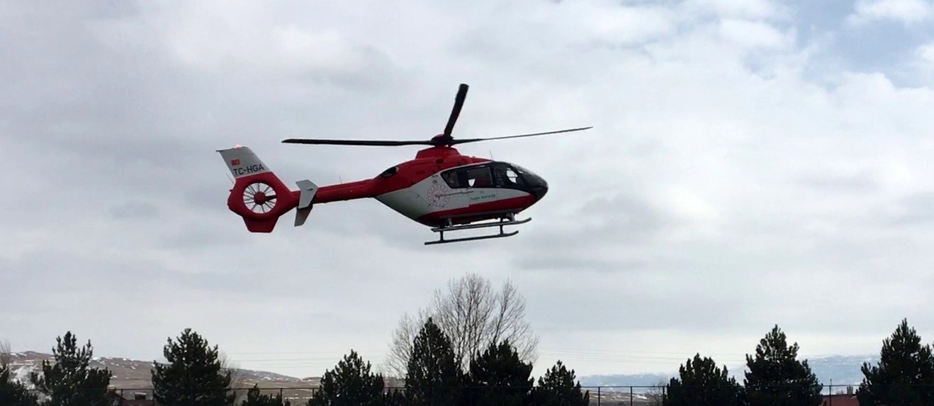 nefes-darligi-yasayan-hasta-ambulans-helikopterle-erzincan-a-sevk-edildi