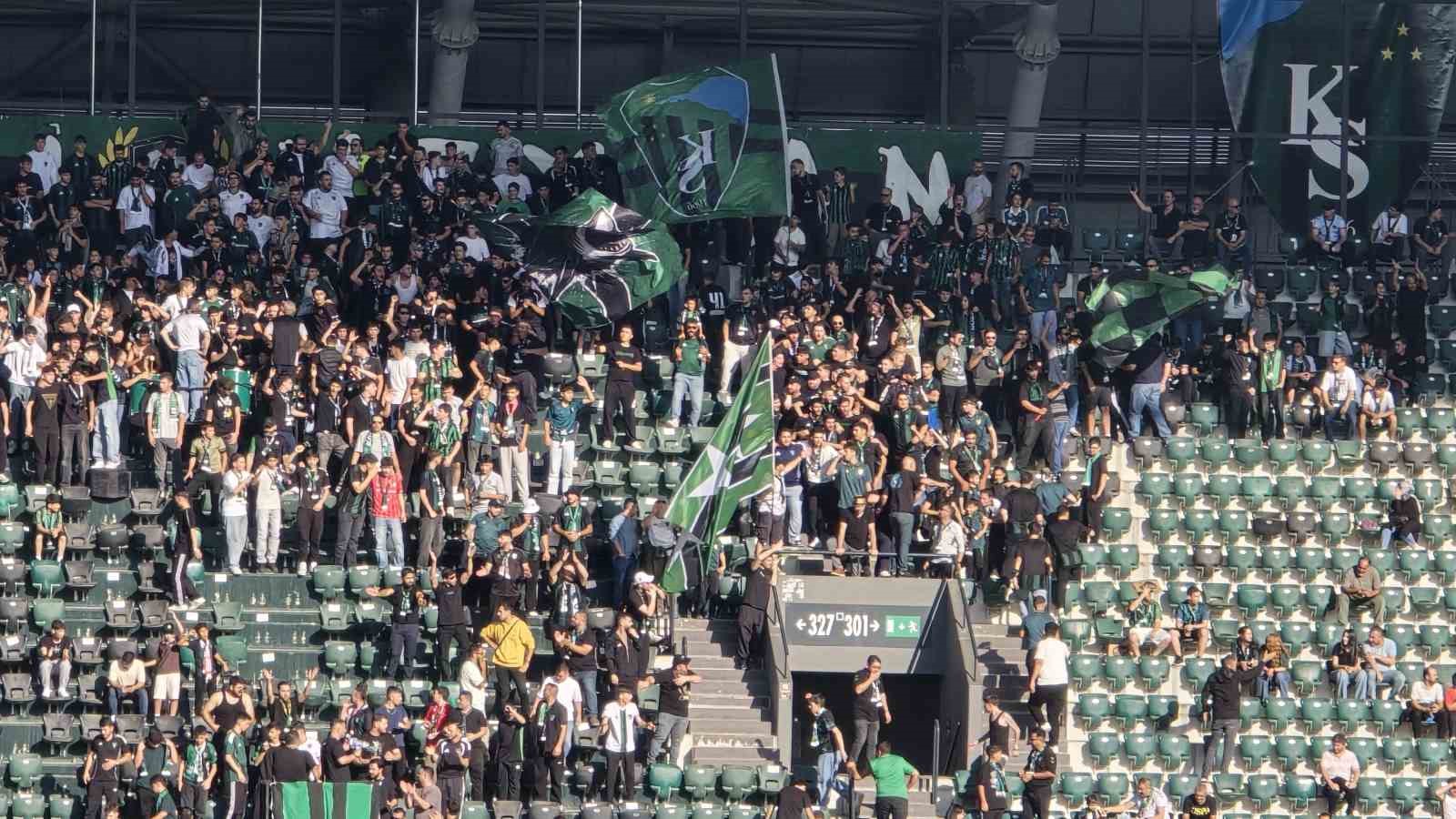 kocaelispor-gaziantep-fk-macini-10-bin-983-kisi-izledi