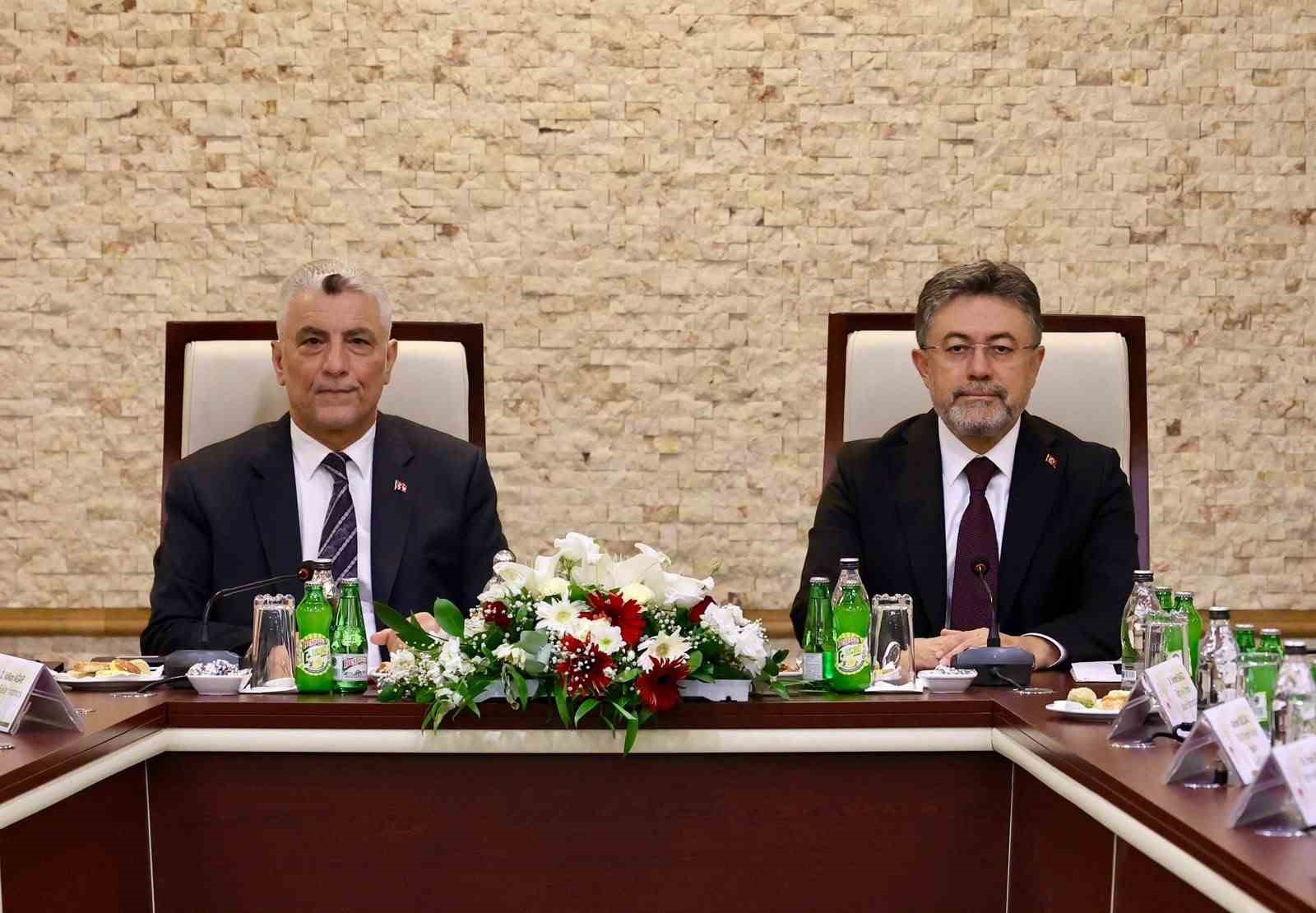 bakan-yumakli-ile-bakan-bolat-hububat-sektoru-istisare-toplantisi-gerceklestirdi