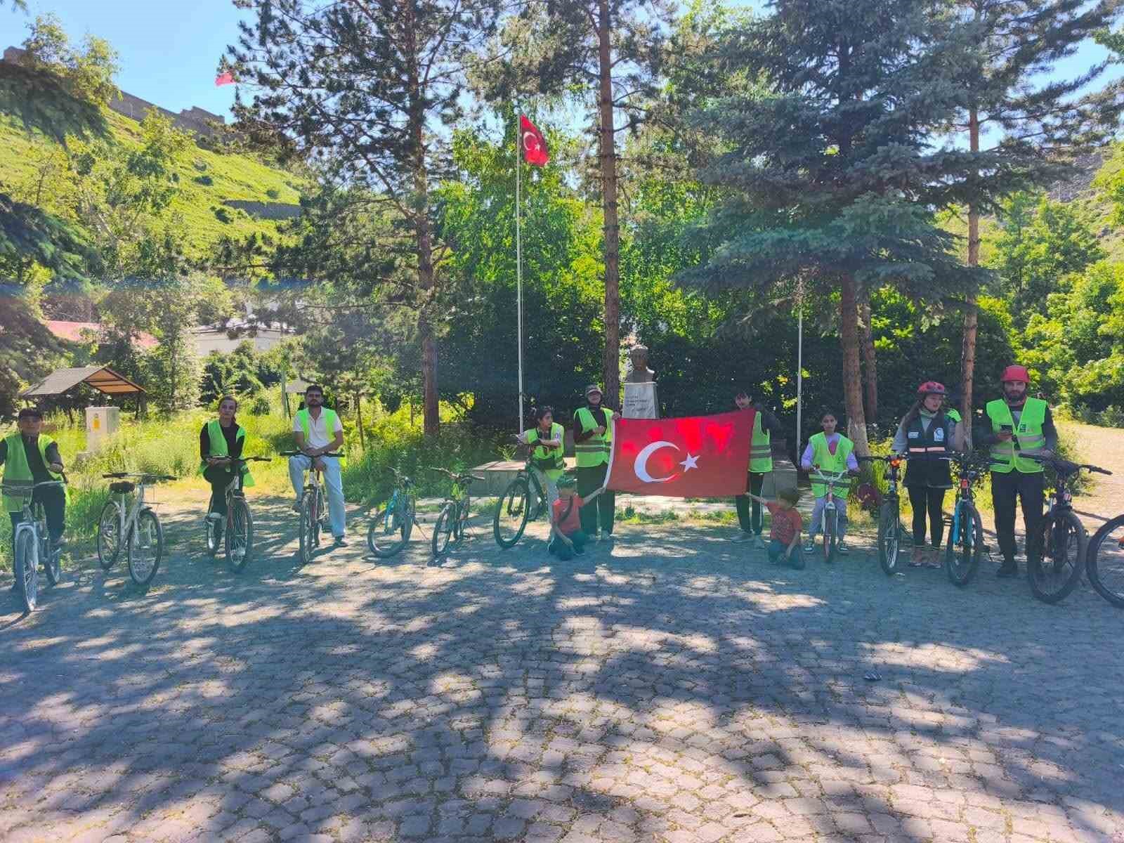 yesilay-kars-subesi-nden-13-geleneksel-bisiklet-turu-saglikli-yasam-icin-pedallar-cevrildi