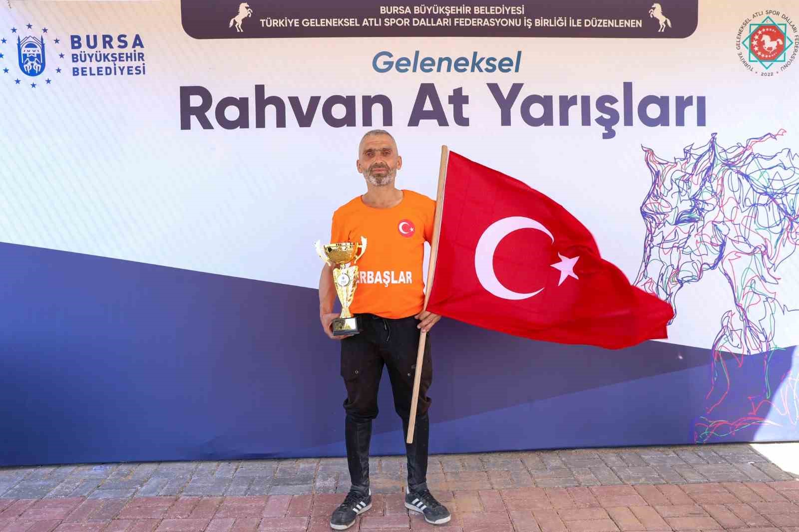 bursa-da-rahvan-at-yarislari-nefes-kesti