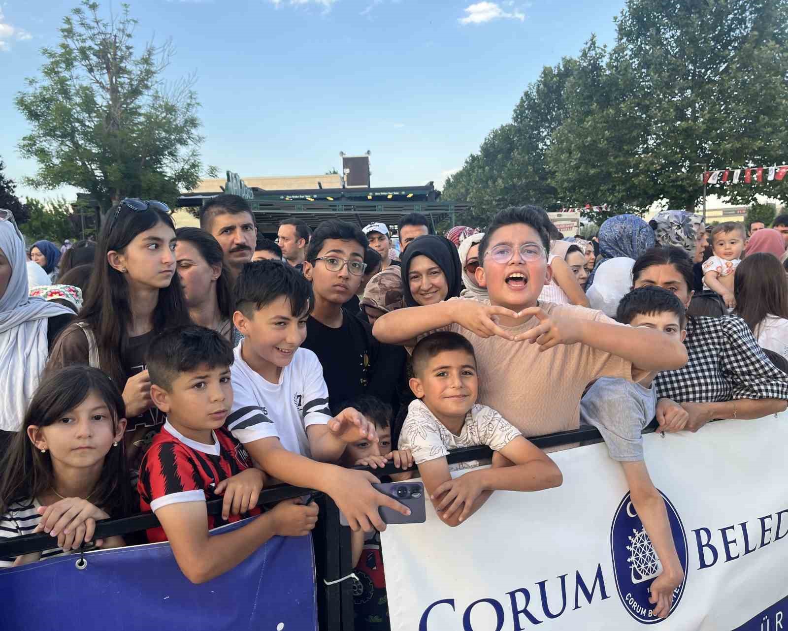 corum-da-yaz-okullari-senliginden-cocuklar-doyasiya-eglendi