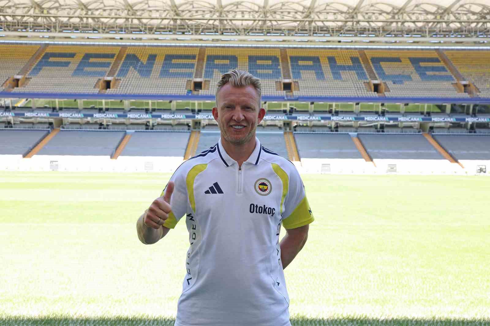 dirk-kuyt-fenerbahce-de-yardimci-antrenorluk-gorevine-basladi
