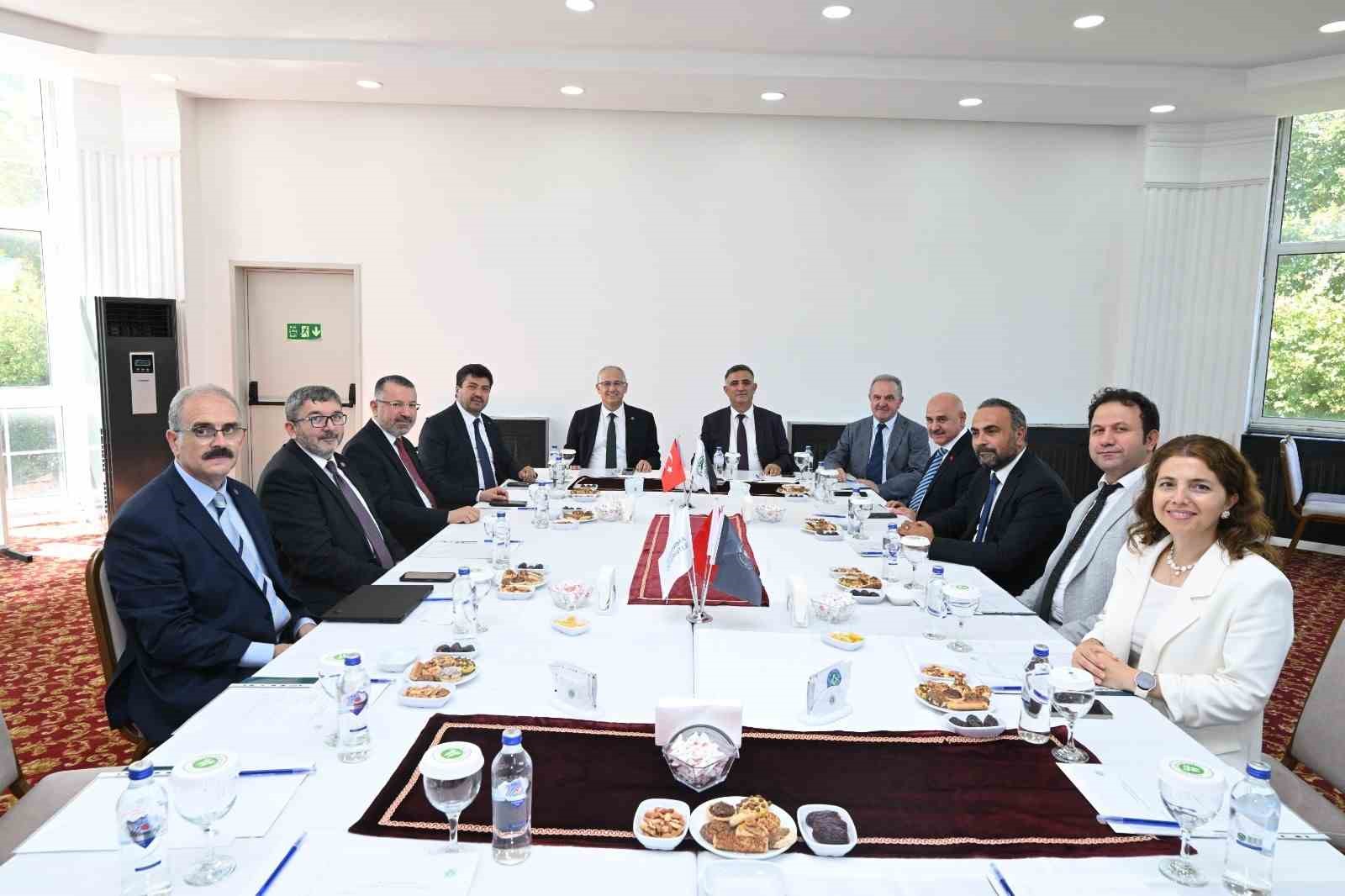 bseu-rektoru-kaplancikli-bati-karadeniz-universiteler-birligi-toplantisina-katildi