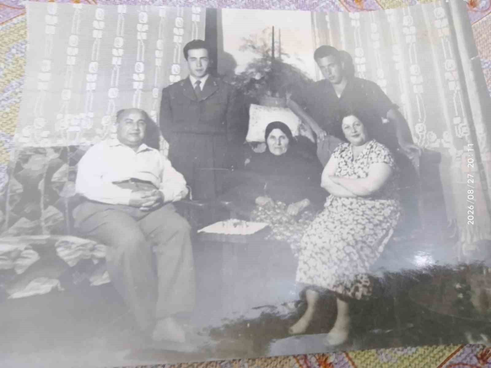 bir-devrin-izlerini-tasiyan-siyah-beyaz-fotograflar