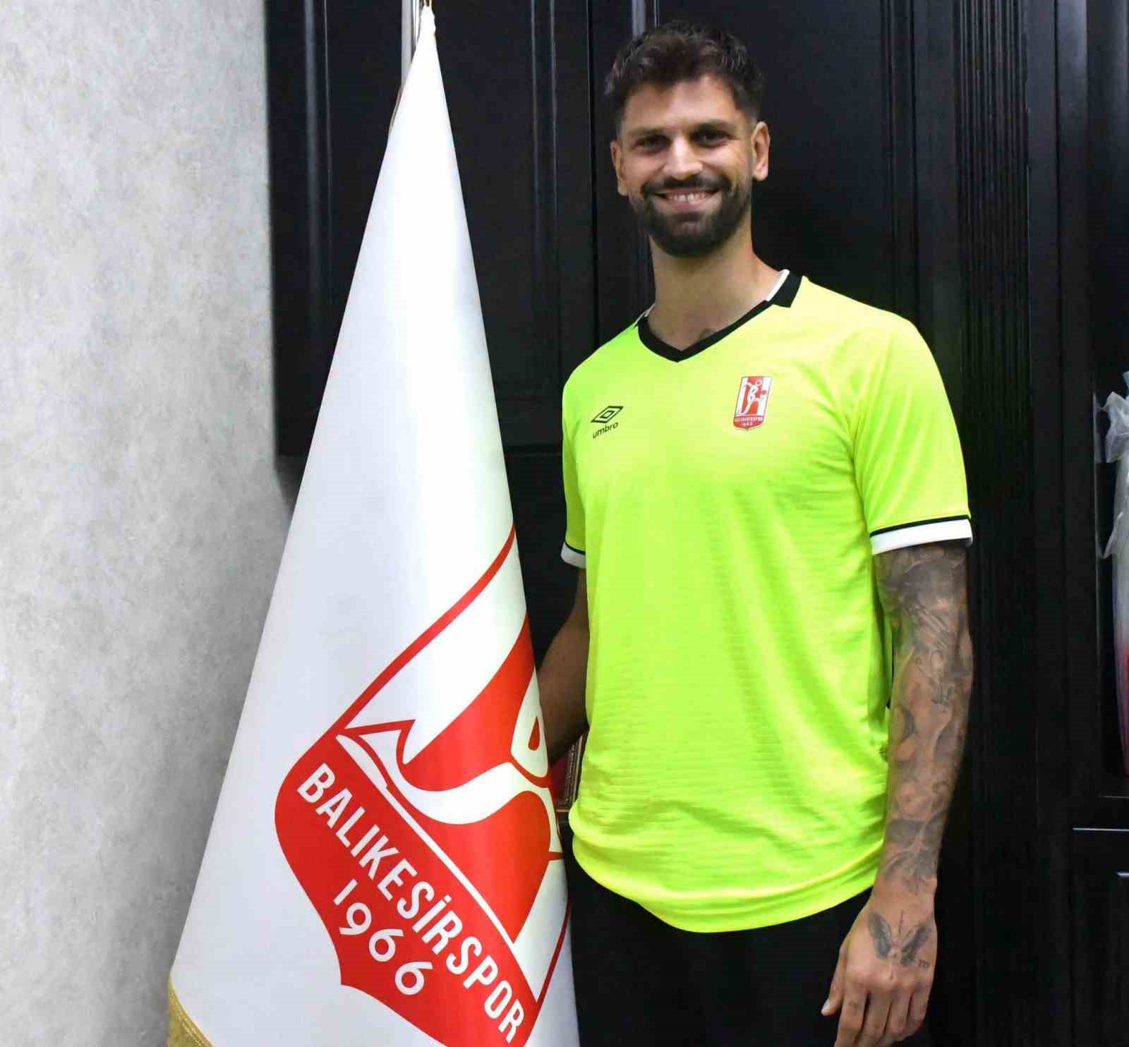 balikesirspor-kaleci-arda-akbulut-ile-sozlesme-imzaladi