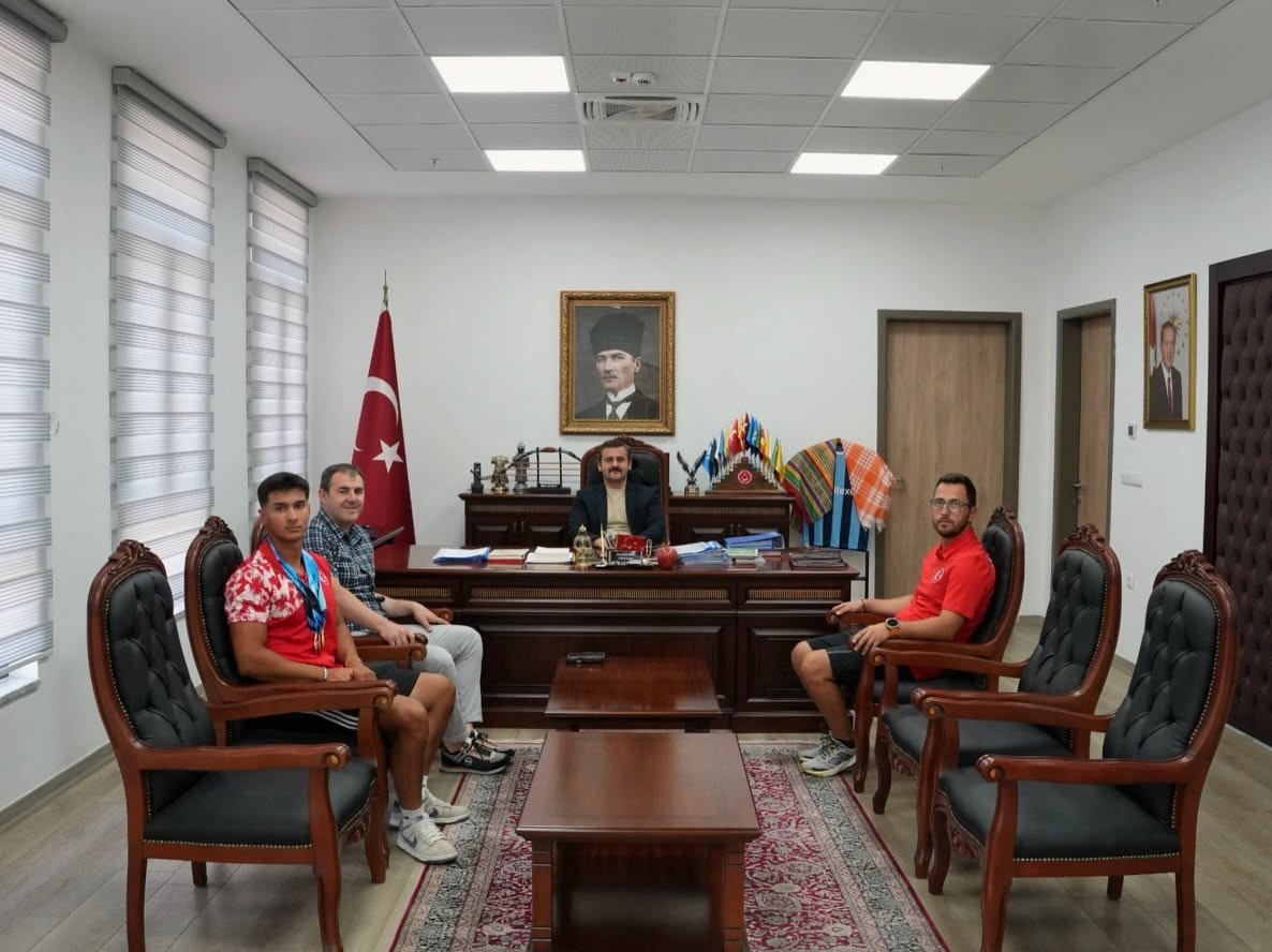 koycegiz-kaymakami-kumcu-dunya-sampiyonu-karahan-i-agirladi