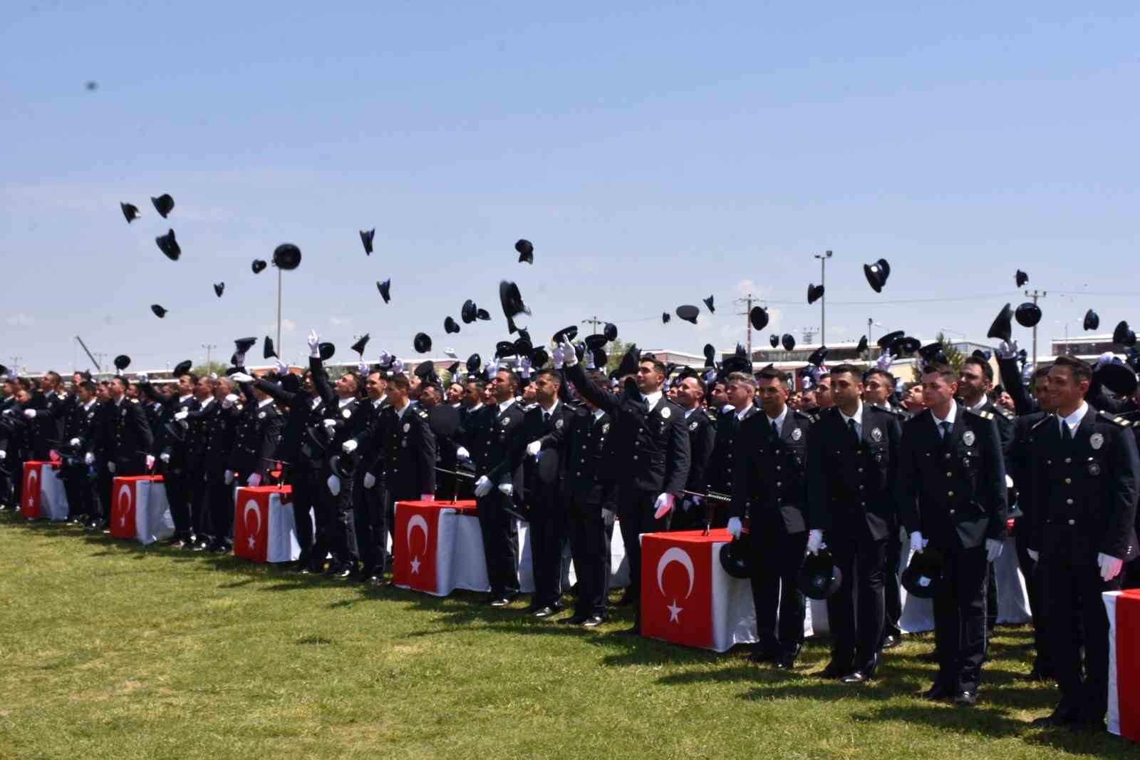 afyonkarahisar-pomem-de-32-donem-mezuniyet-heyecani