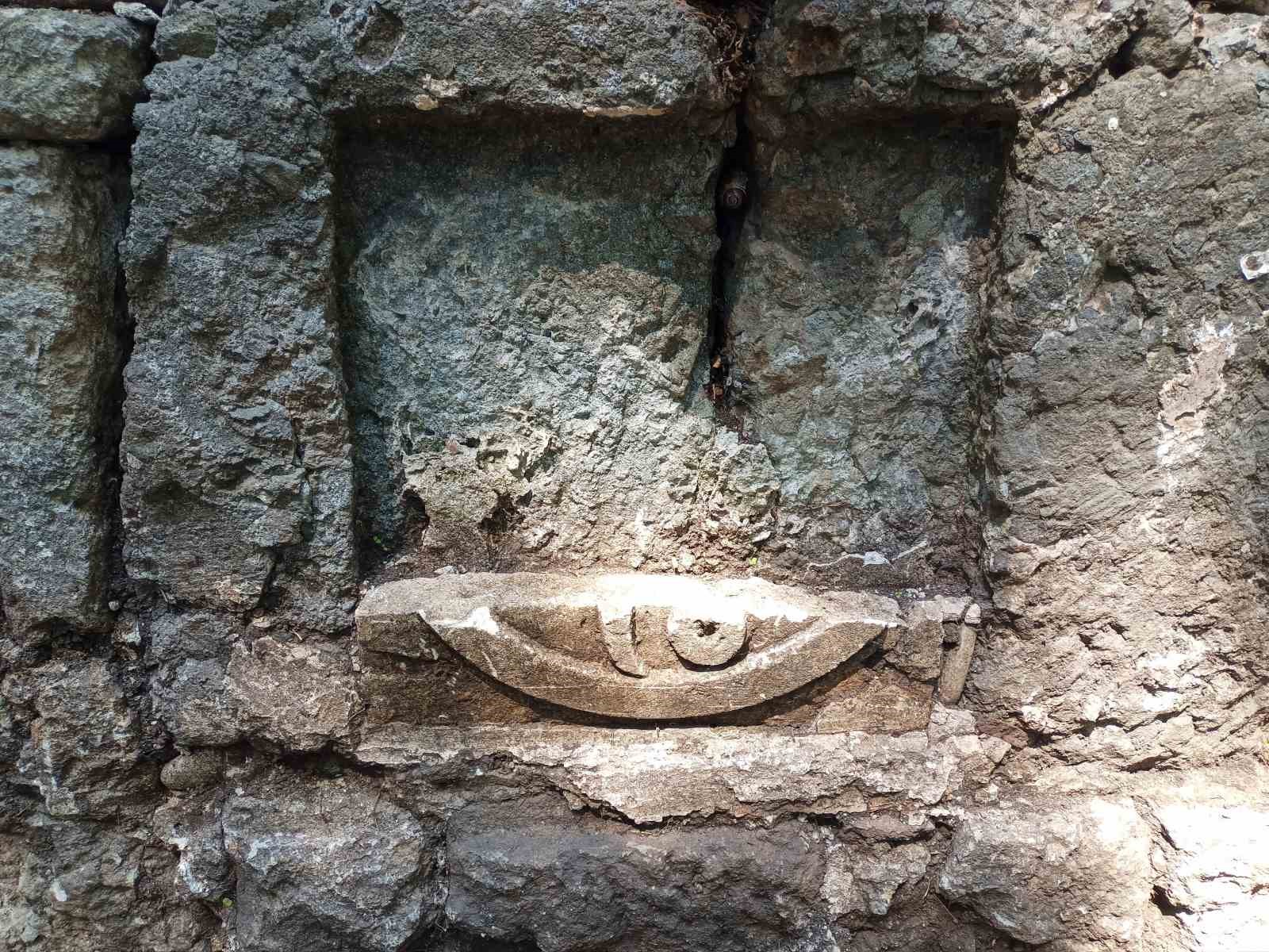 seyyid-kutbiddin-mezarligi-nda-sakli-tarih-gun-yuzune-cikariliyor