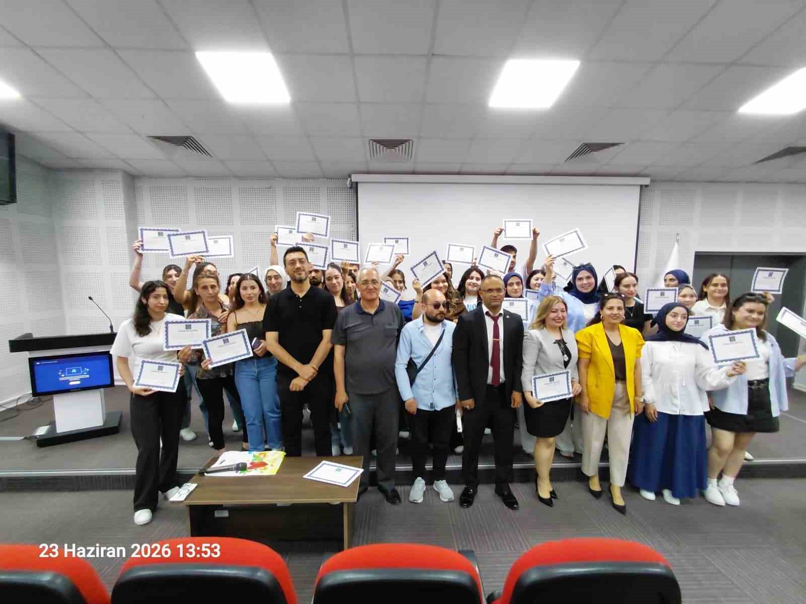 gorme-engelli-ogrencilerin-universite-yolculuguna-buyuk-destek