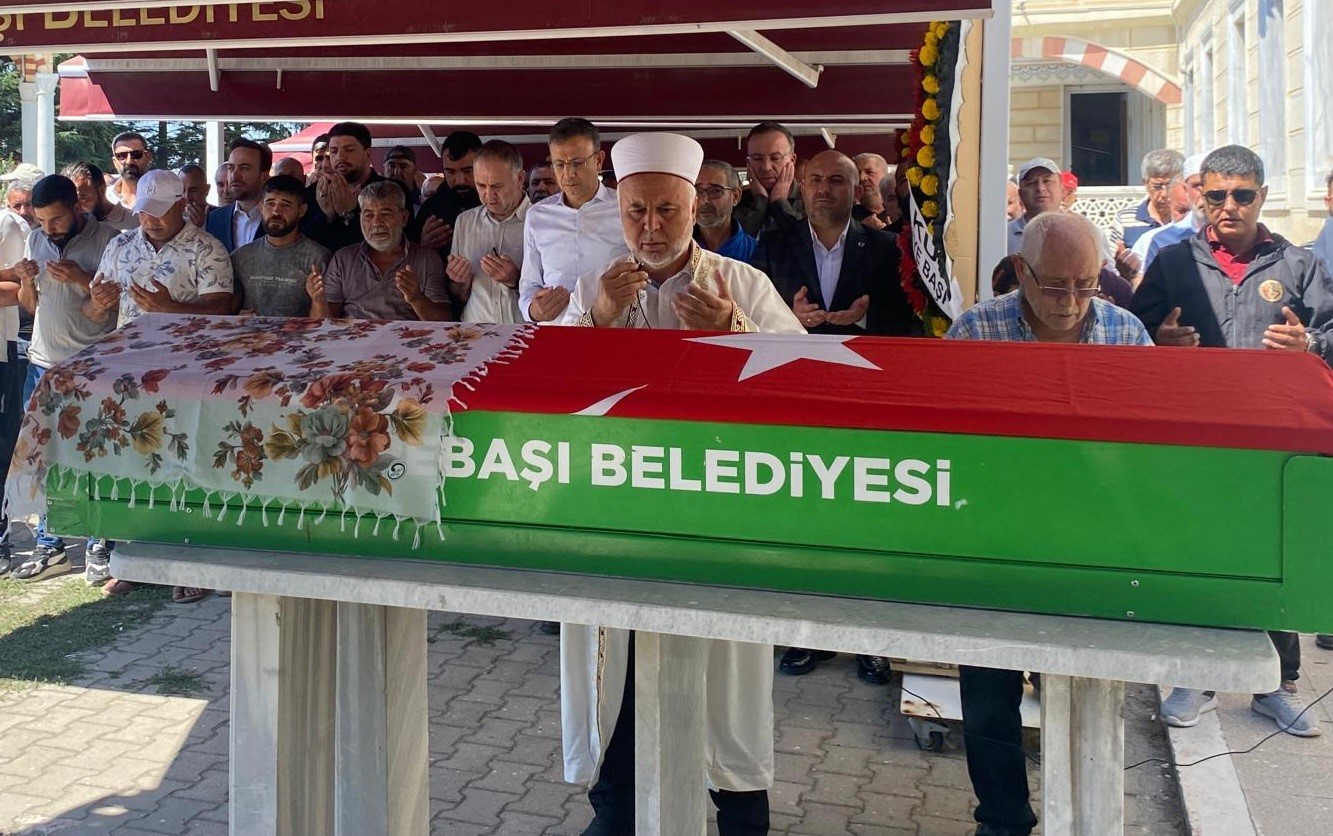 girne-deki-gemi-kazasinda-hayatini-kaybeden-eskisehirli-kadin-son-yolculuguna-ugurlandi