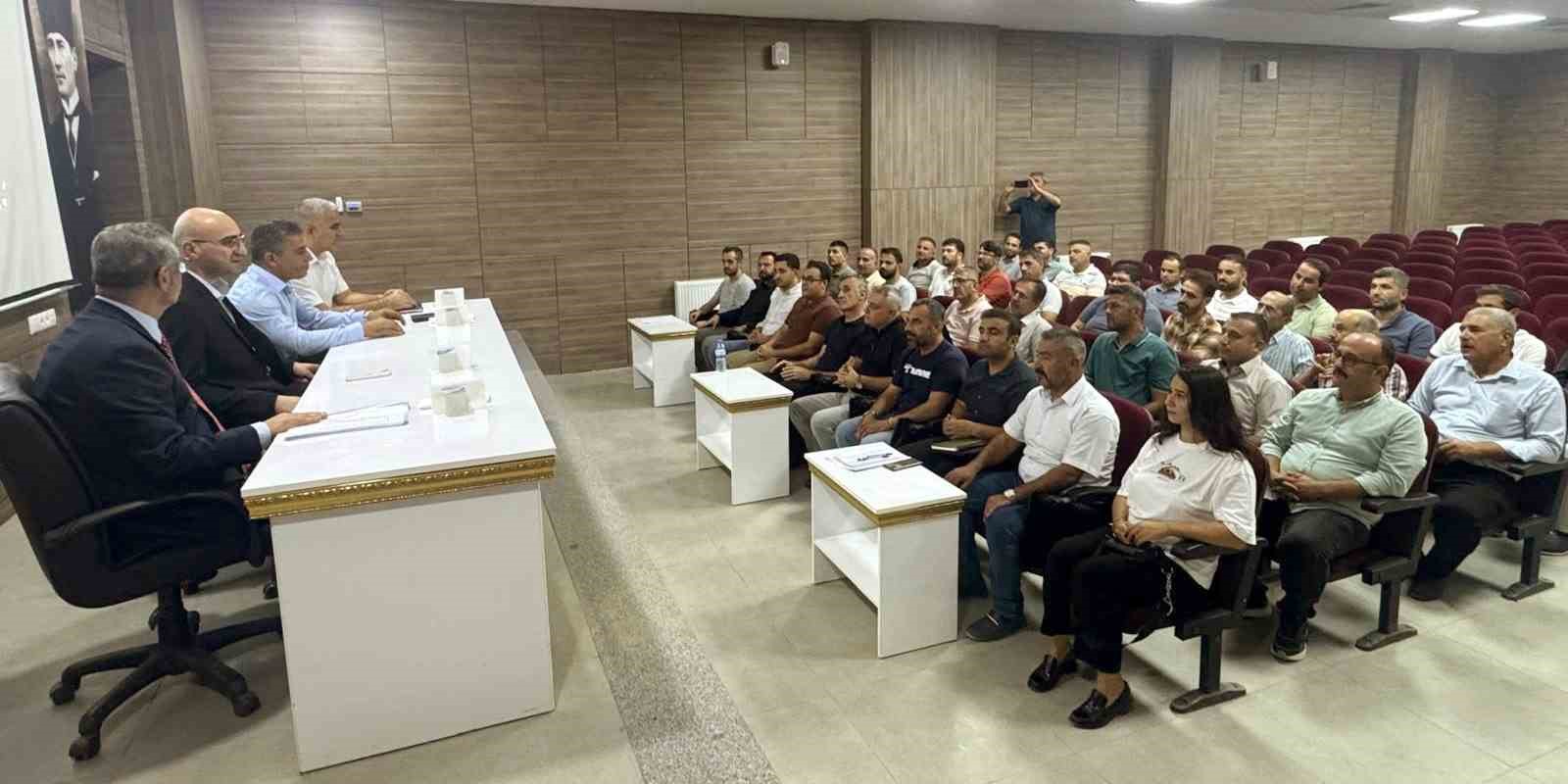 araban-da-2026-2027-egitim-ogretim-yili-mudurler-kurulu-toplantisi-yapildi