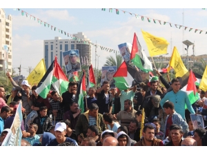 Gazze’de Binlerce Filistinli Birlik Çağrısı Yaptı