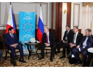 Duterte, Apec Zirvesi’nde Putin’le Görüştü