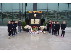 Minik Öğrenciler Atatürk’ü Andı