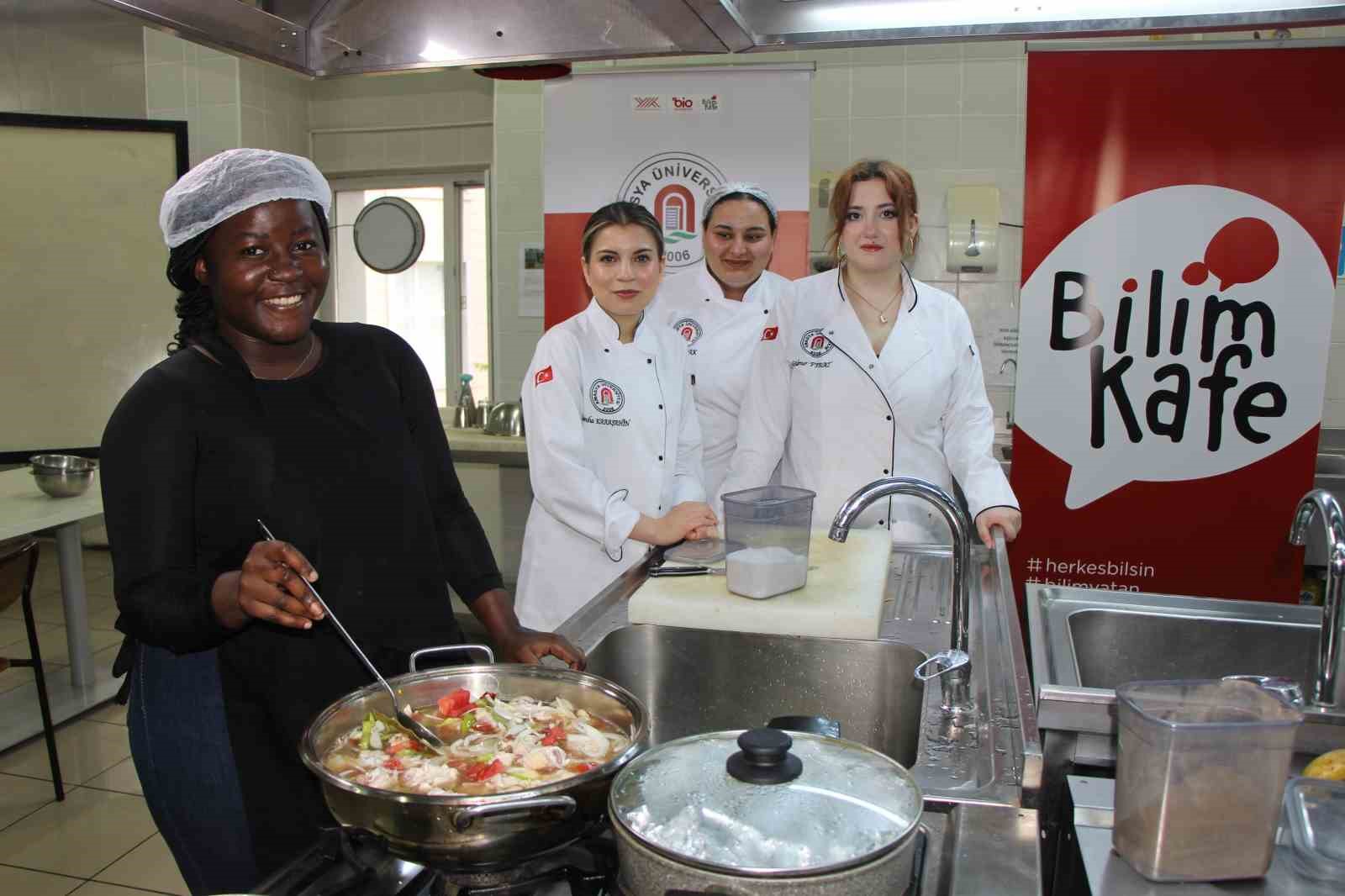 afrikali-universitelilerin-favori-yemekleri-yaprak-dolmasi-ve-mercimek-corbasi