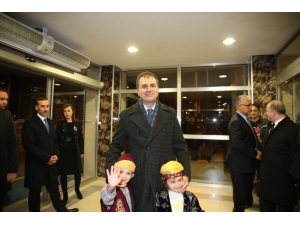 Ab Bakanı Çelik Van’da