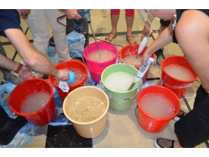 Dünya Ebru Günü Prensesin Rüyasıyla Abu Dabi’de Gerçekleşti