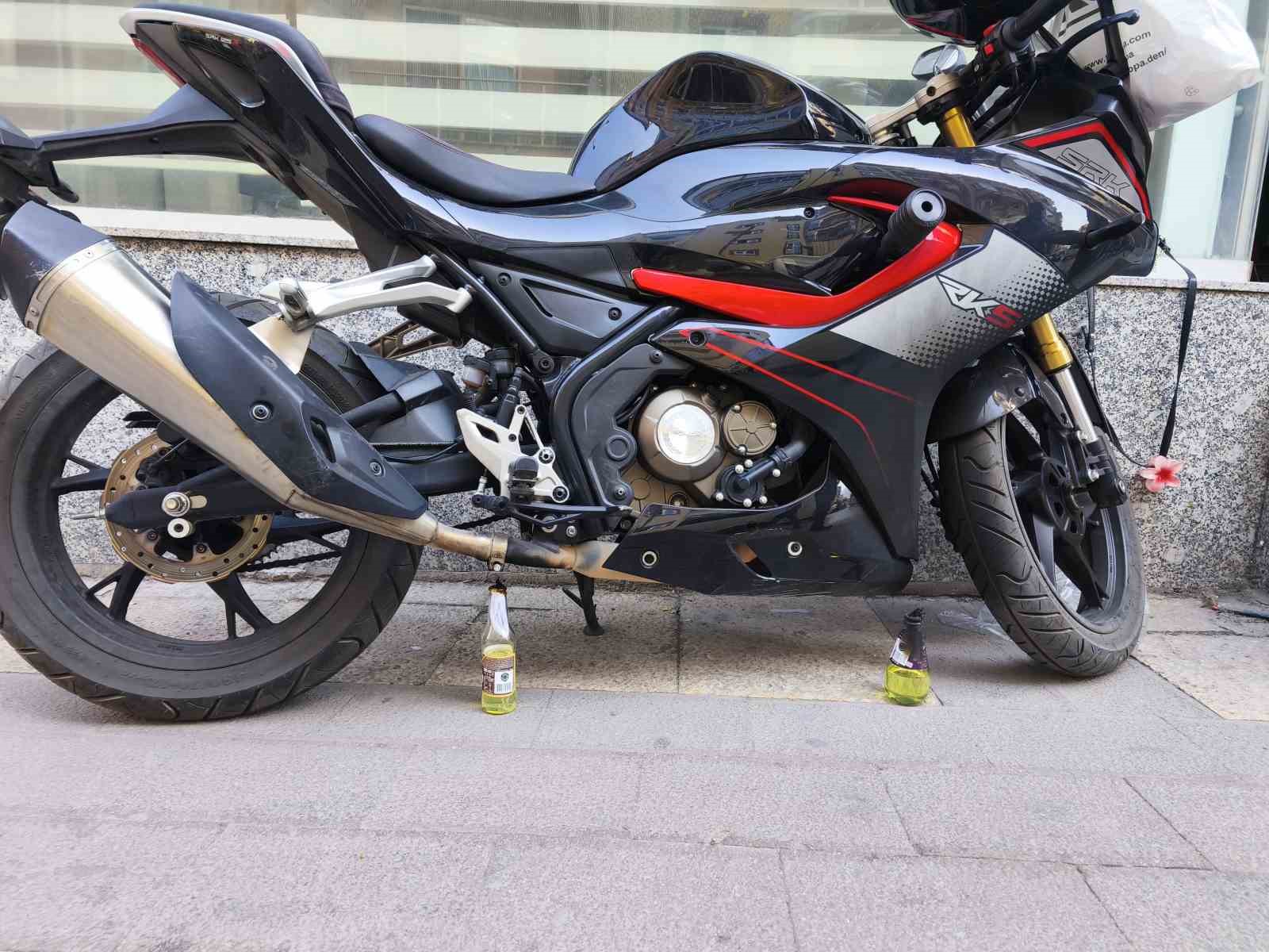 acemi-kundakci-motosikleti-yakamadi