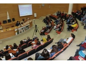 Akhisar’da Yazarlık Okulu Açıldı