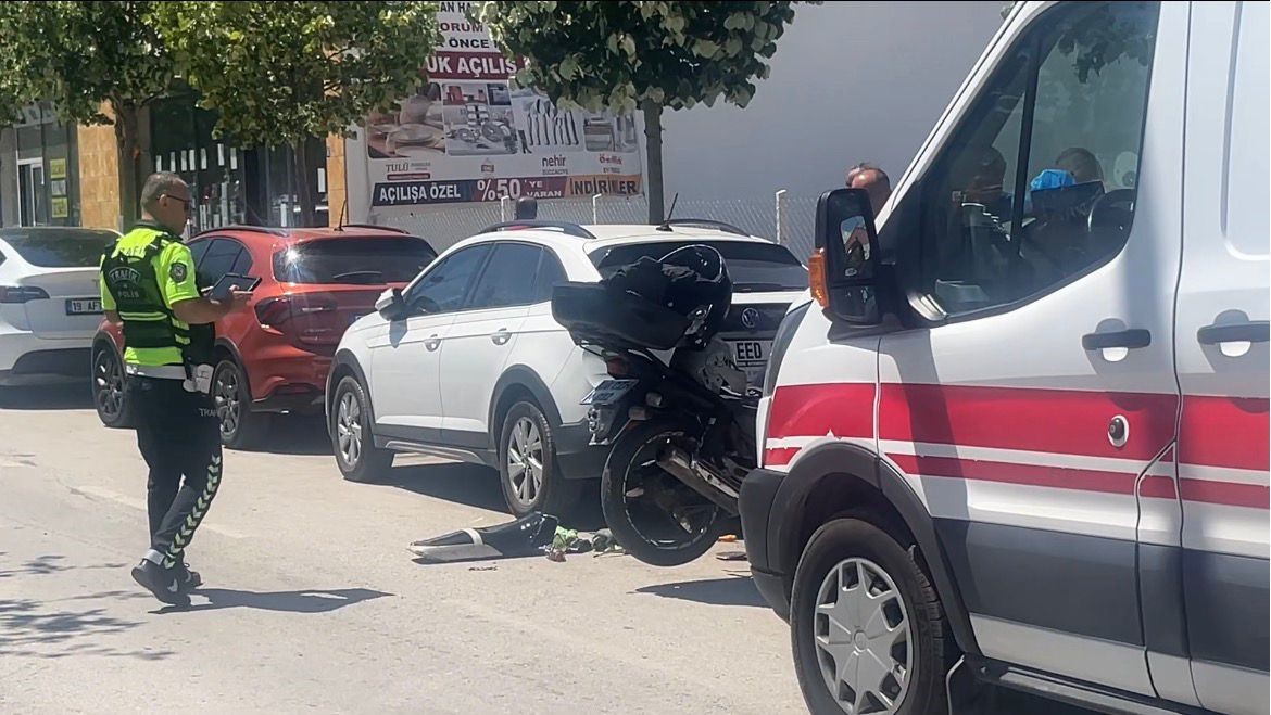 motosikletin-carptigi-yaya-yaralandi