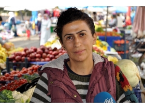 Evde Oturmak Yerine Çalışıp Hayalindeki Arabayı Aldı