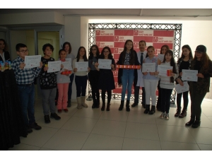 Ümit Hastanesi’nde Resim Yarışmasına Katılanlara Ödülleri Verildi