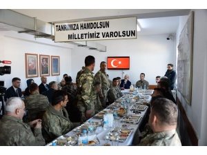 İçişleri Bakanı Soylu Sınır Karakolunda