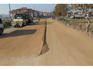 Burhaniye’de Başkan Uysal, Yol Çalışmalarını İnceledi