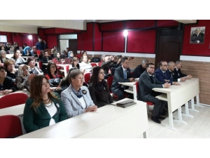 Halk Eğitimi Merkezi Korosu Muhteşem Bir Konser Düzenledi