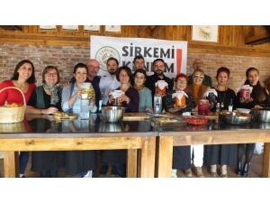 Evde Yapılan Sirkesi Her Derde Deva