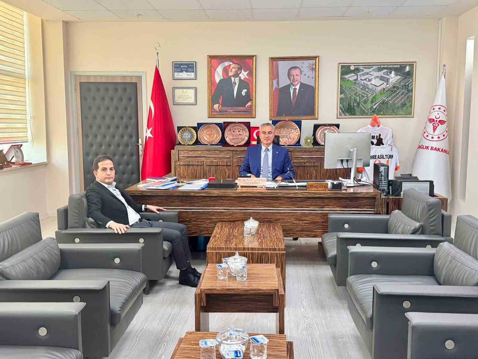 baskan-akuzum-saglik-calisanlarinin-sorunlarini-il-saglik-muduru-asilturk-e-iletti