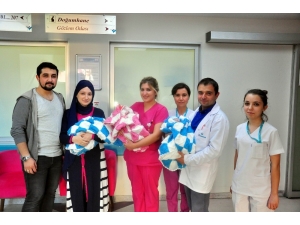 Manisalı Çift Üçüzlerini 50 Gün Sonra Kucaklarına Aldı