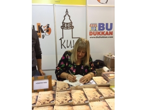 Kiraz Çiçeği’ Okuyucu İle Buluştu