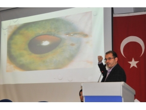Op. Dr. Ecel: "Mıknatısla Gözünü Tedavi Eden Var"