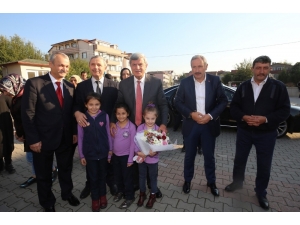 Başkan Karaosmanoğlu, Okul Ziyaretlerini Sürdürüyor