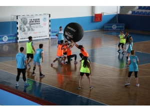 Odunpazarı’nda Kin-ball Turnuvası